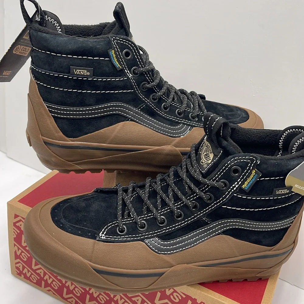 Vans Men’s Sk8-Hi Dip Mte-2
Black/Gum
VN0009QKB9M
Boots Cold Weather Sneakers - Picture 11 of 16
